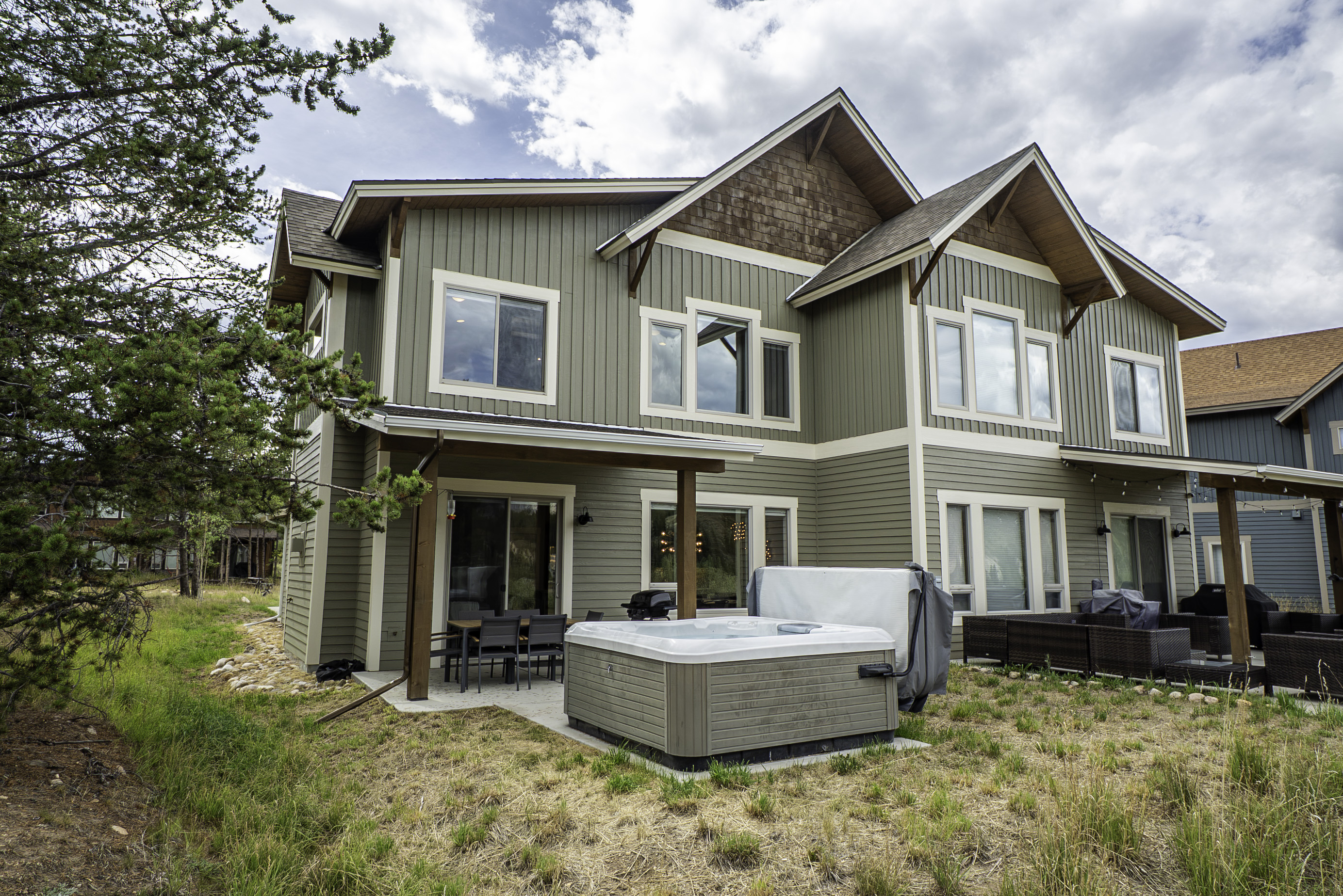 Luxury Grand Park Retreat with Private Hot Tub | Photo 2