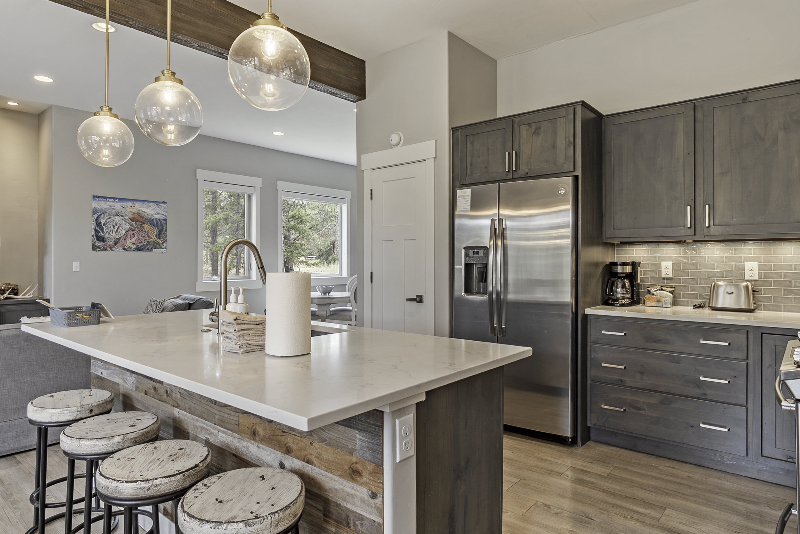 Luxury Grand Park Retreat with Private Hot Tub 3