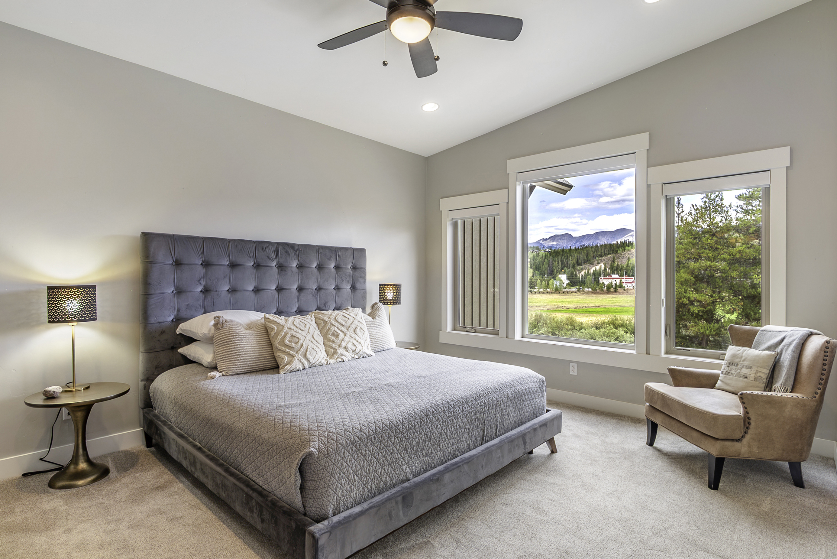 Luxury Grand Park Retreat with Private Hot Tub 5