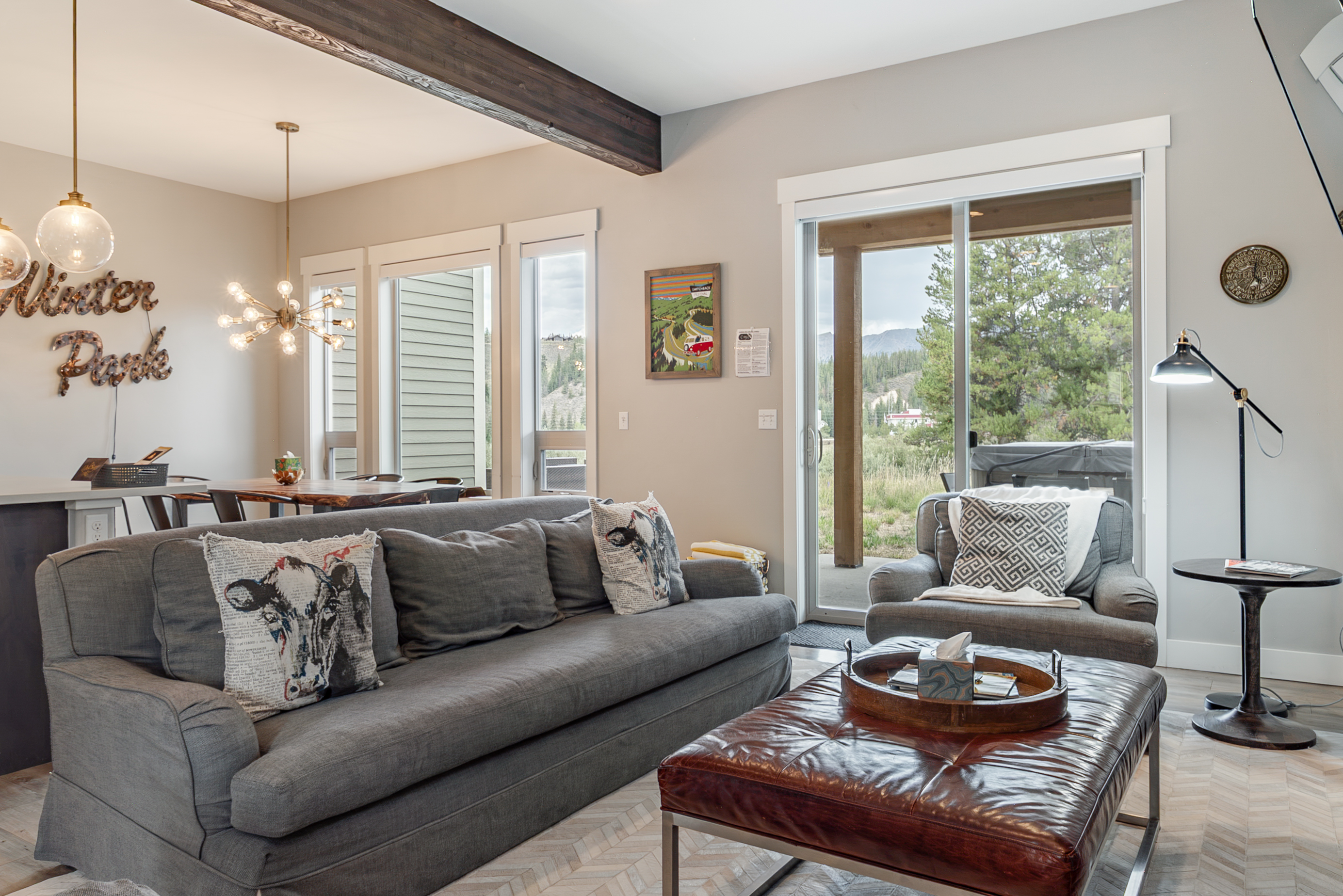 Luxury Grand Park Retreat with Private Hot Tub 2