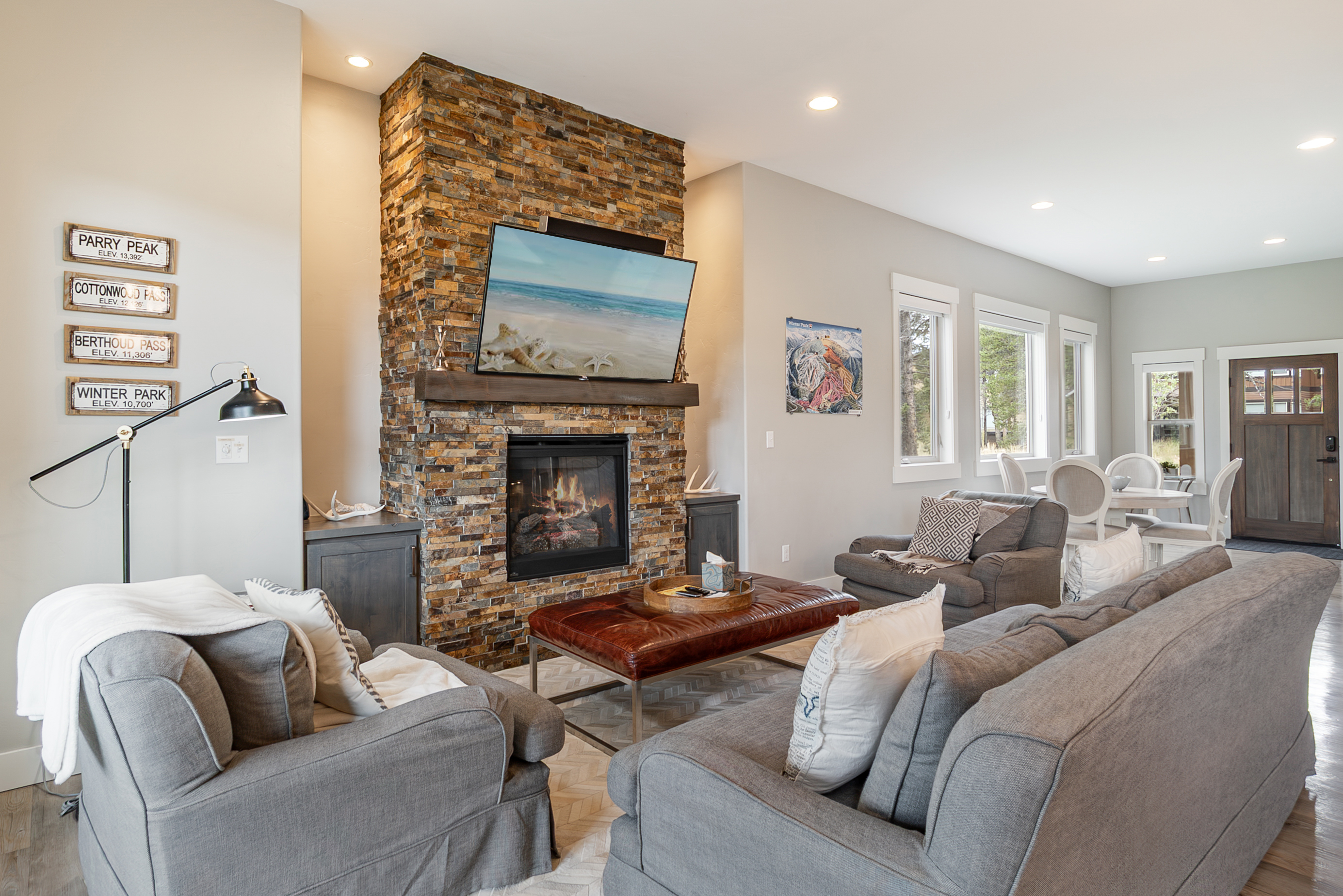 Luxury Grand Park Retreat with Private Hot Tub